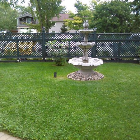 Point Pelee Lakeshore B&B Leamington Esterno foto