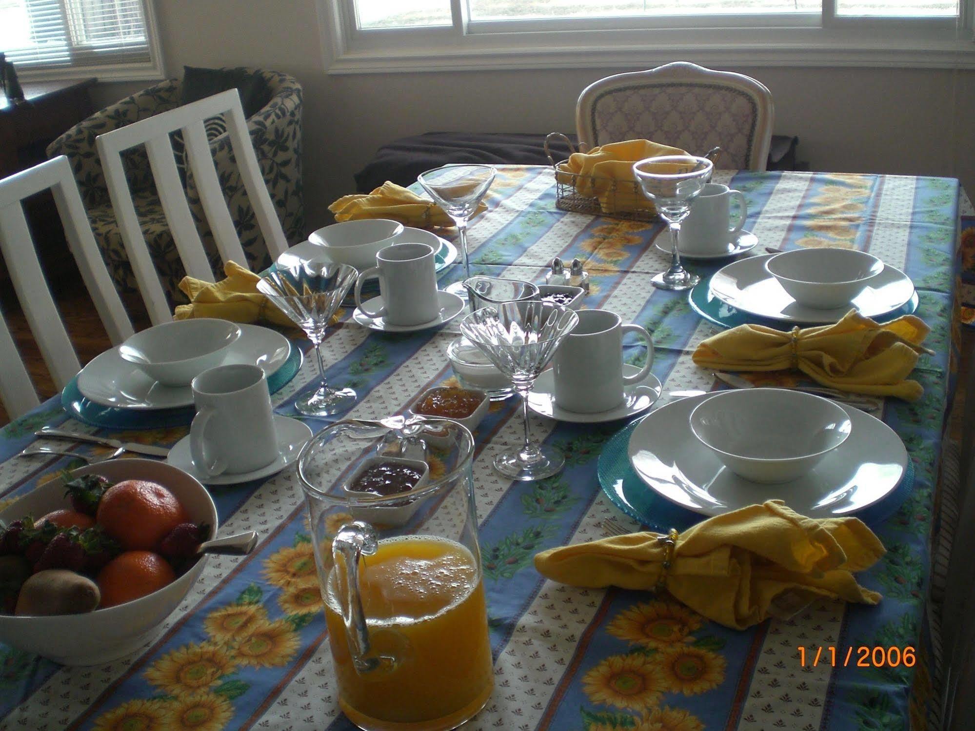 Point Pelee Lakeshore B&B Leamington Esterno foto
