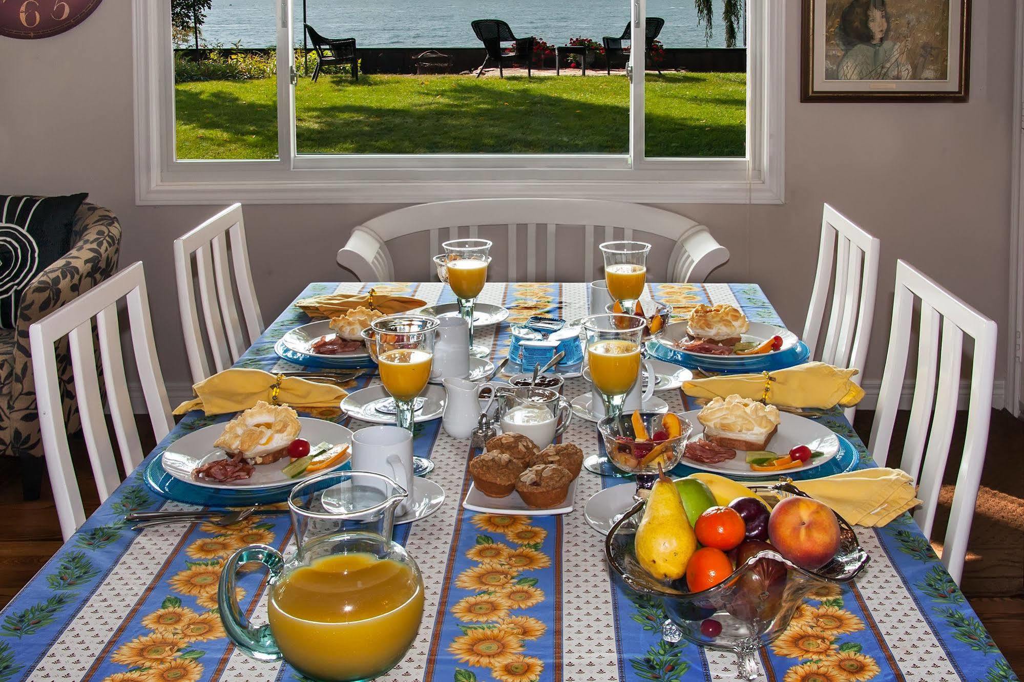 Point Pelee Lakeshore B&B Leamington Esterno foto