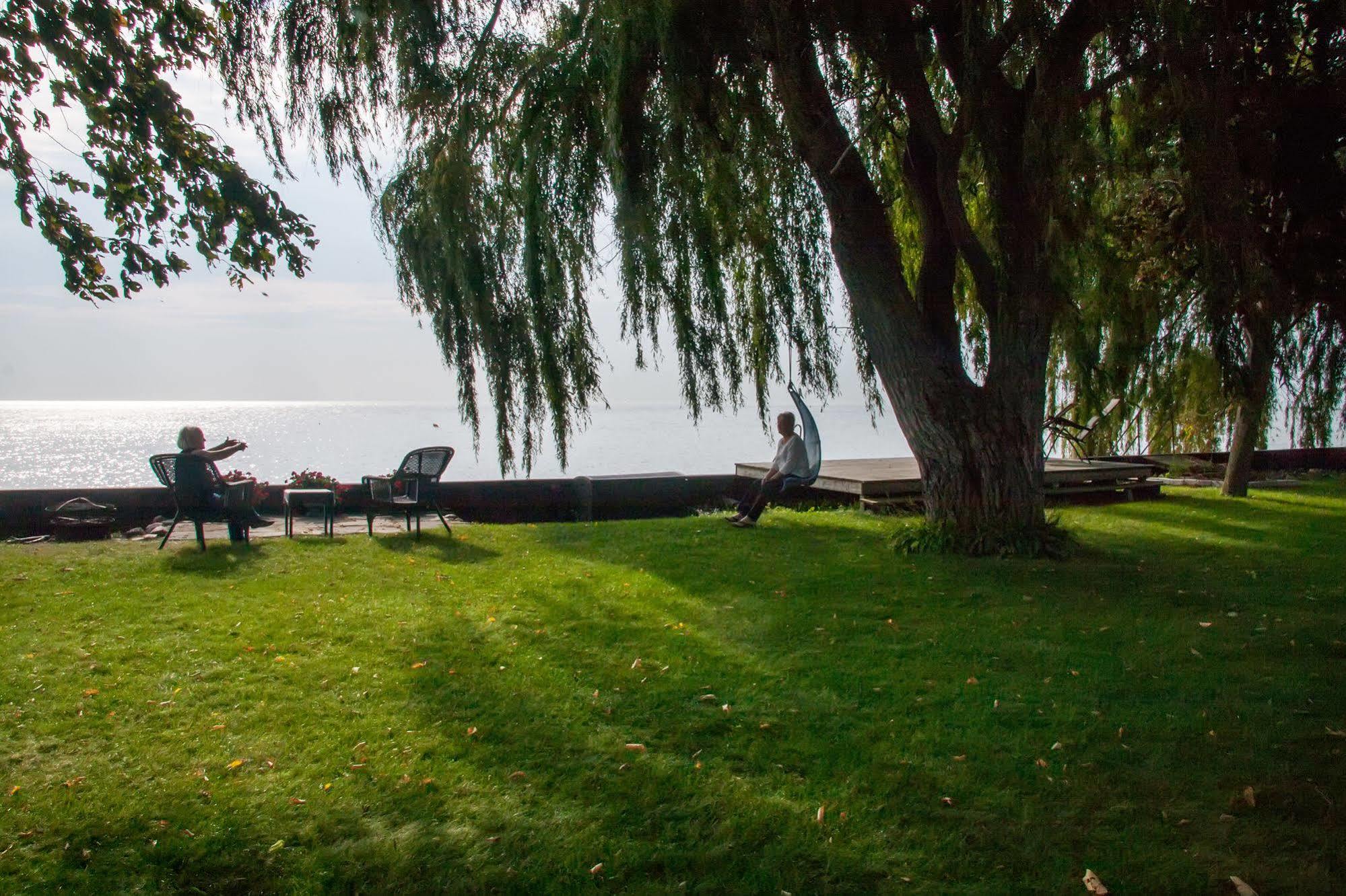 Point Pelee Lakeshore B&B Leamington Esterno foto